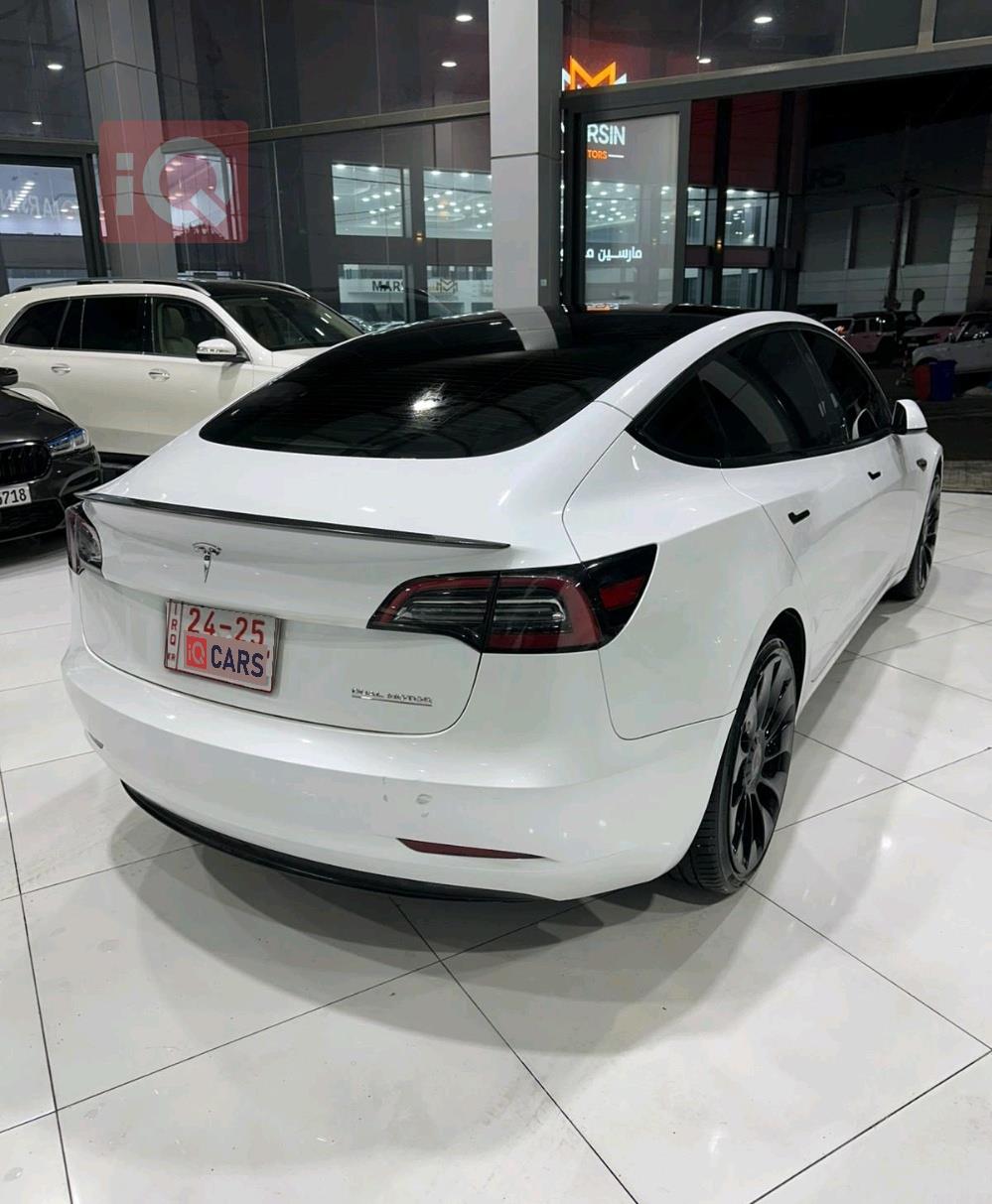 تسلا موديل 3